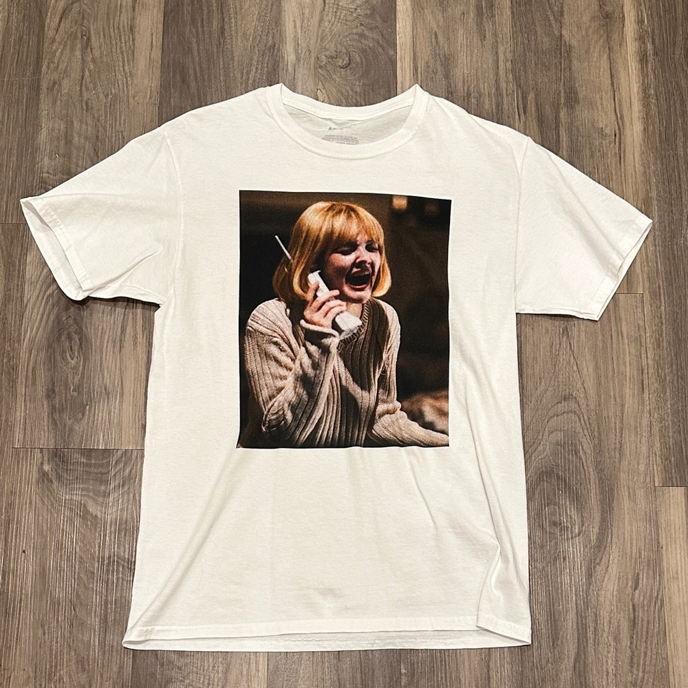 📺 Scream Drew Barrymore Graphic Tee – Horror Movie Shirt
